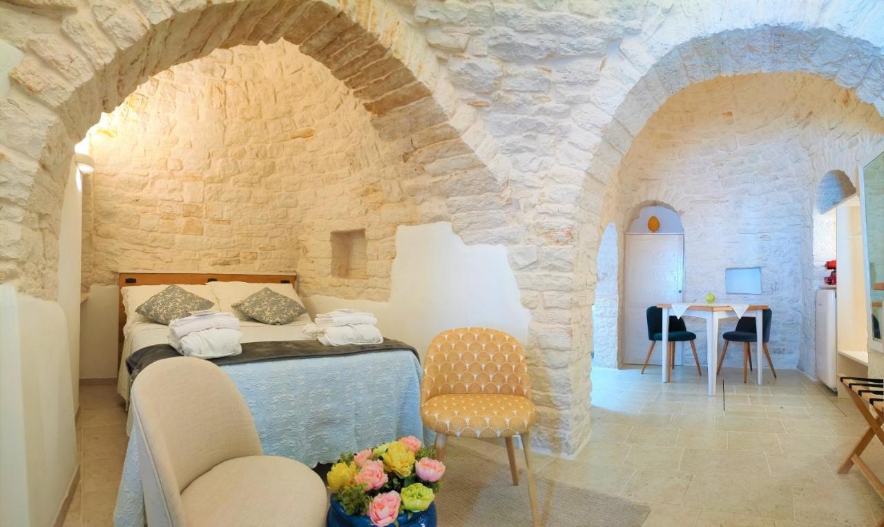 Trullo Monte Santo 50 Bed & Breakfast Alberobello Exterior photo