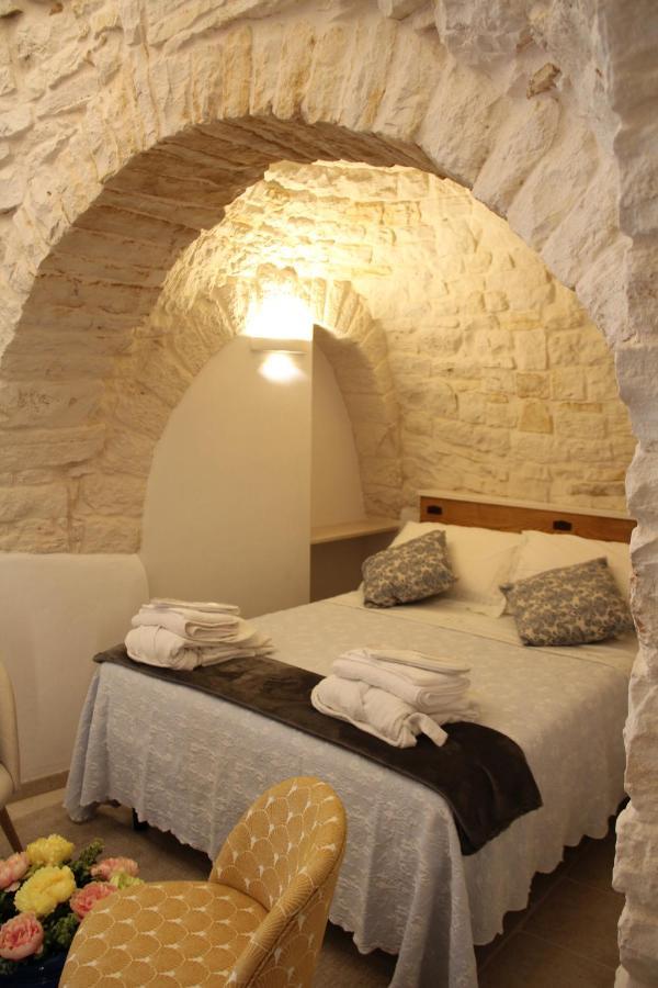 Trullo Monte Santo 50 Bed & Breakfast Alberobello Exterior photo
