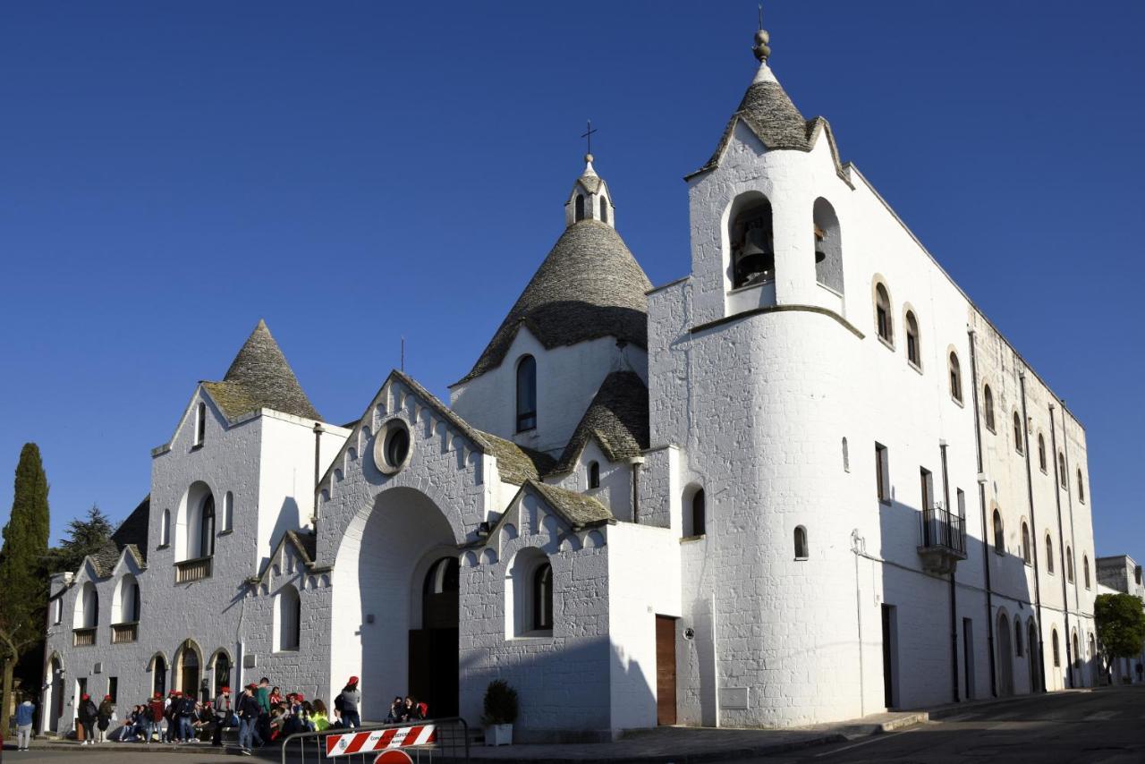 Trullo Monte Santo 50 Bed & Breakfast Alberobello Exterior photo